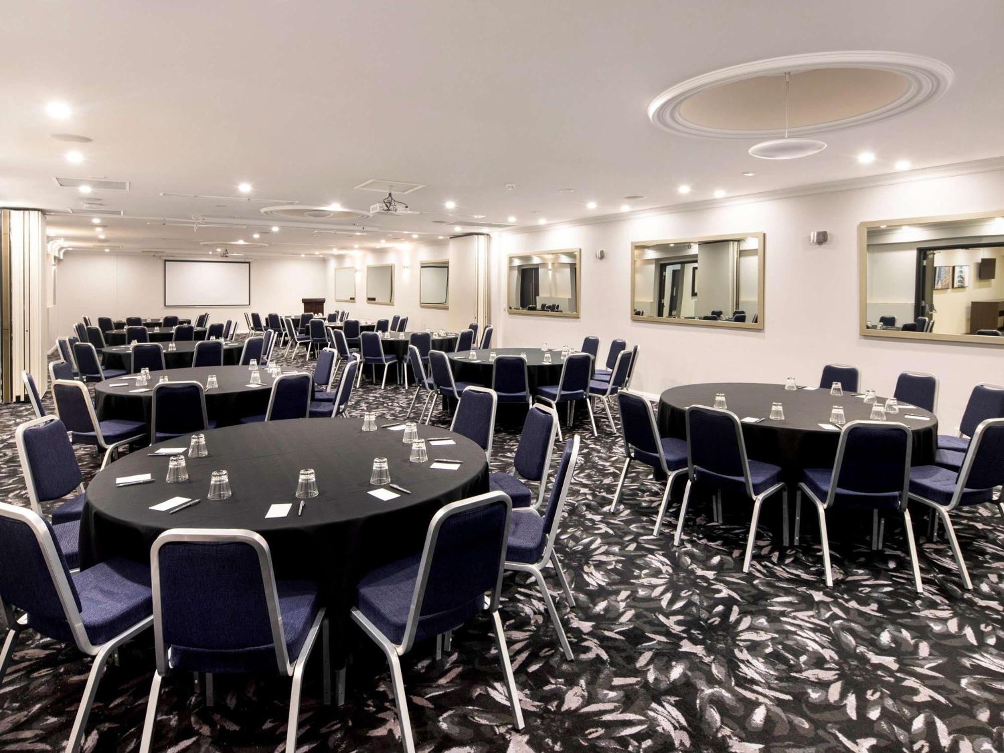 Mercure On Hay Hotel 4*