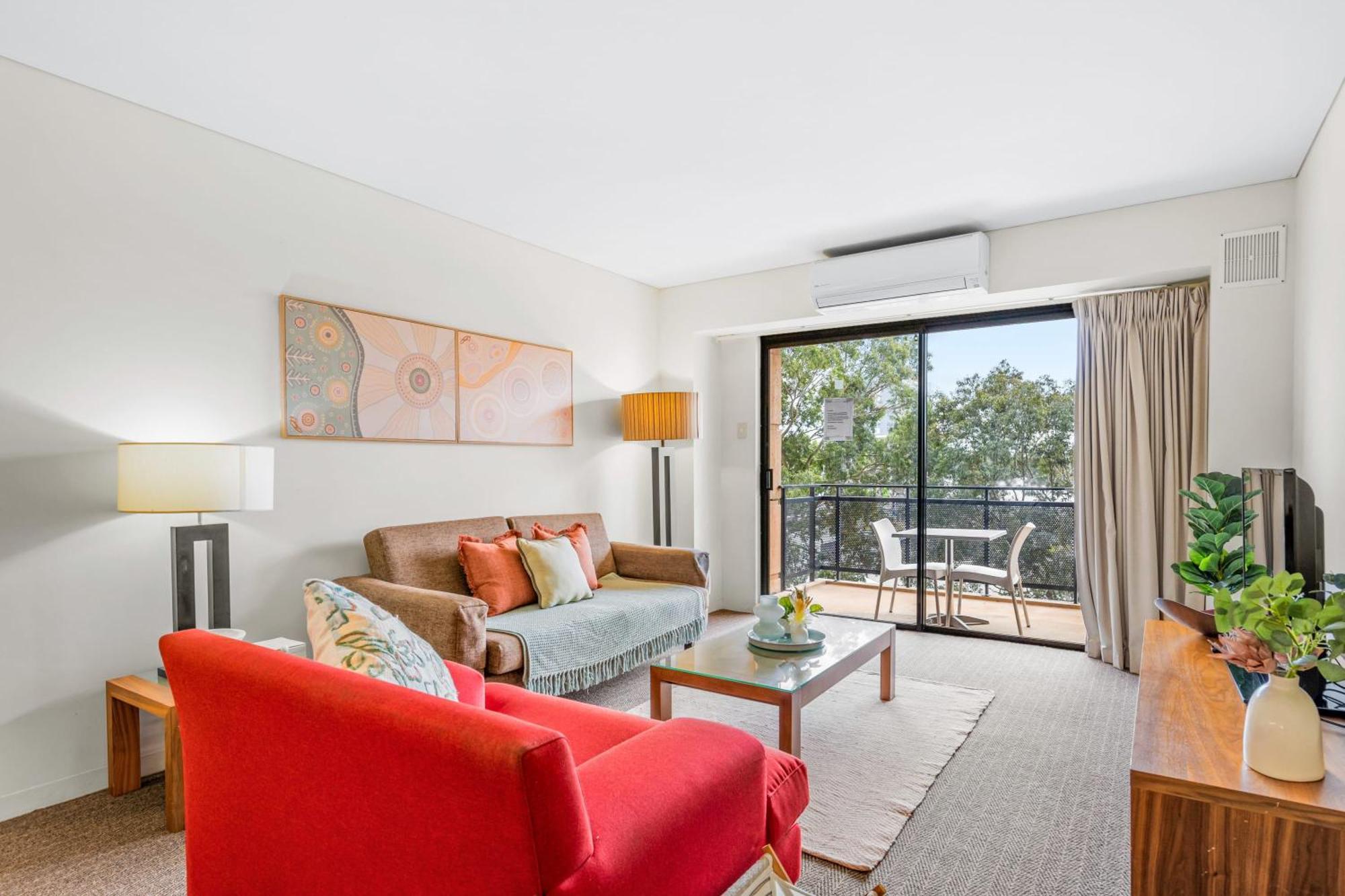 Apartment With Views In East *