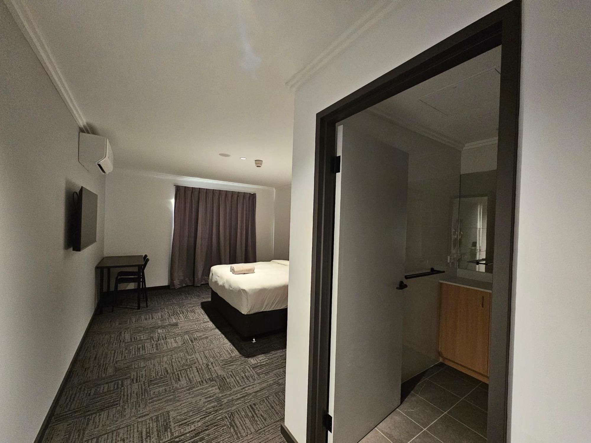 Econo Rivervale Lodge *