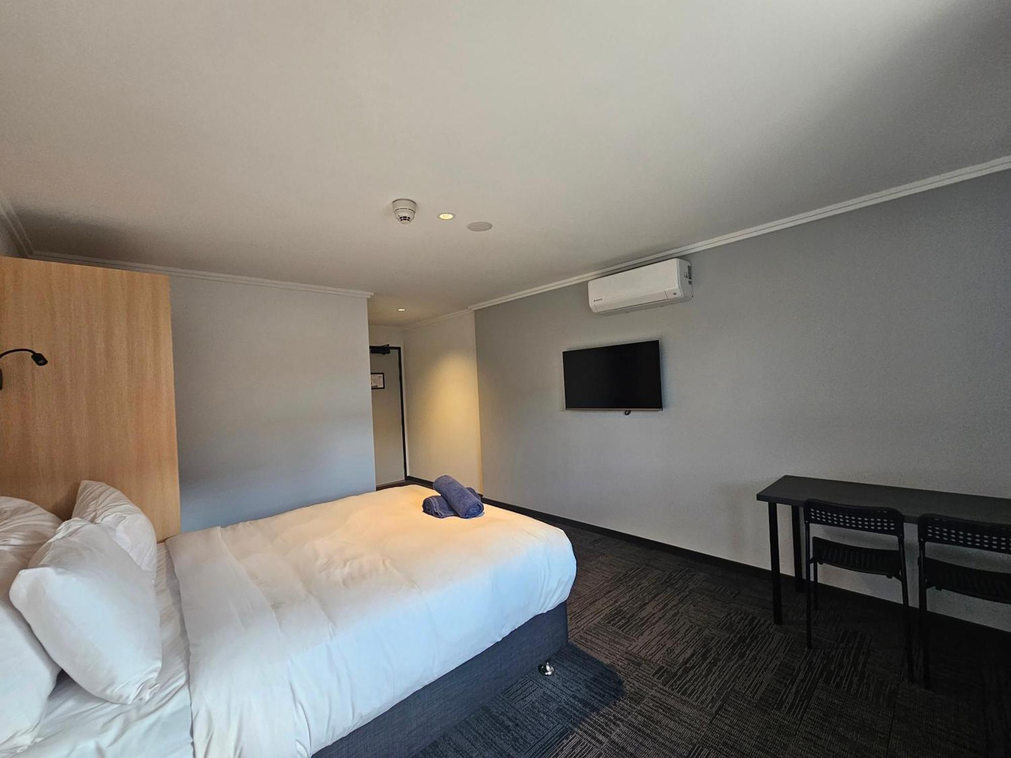 Econo Rivervale Lodge