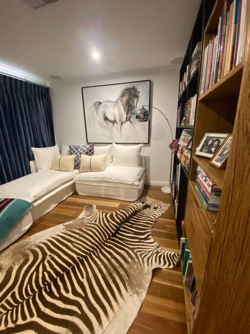 Holiday home Luxury Executive With Pool Perth