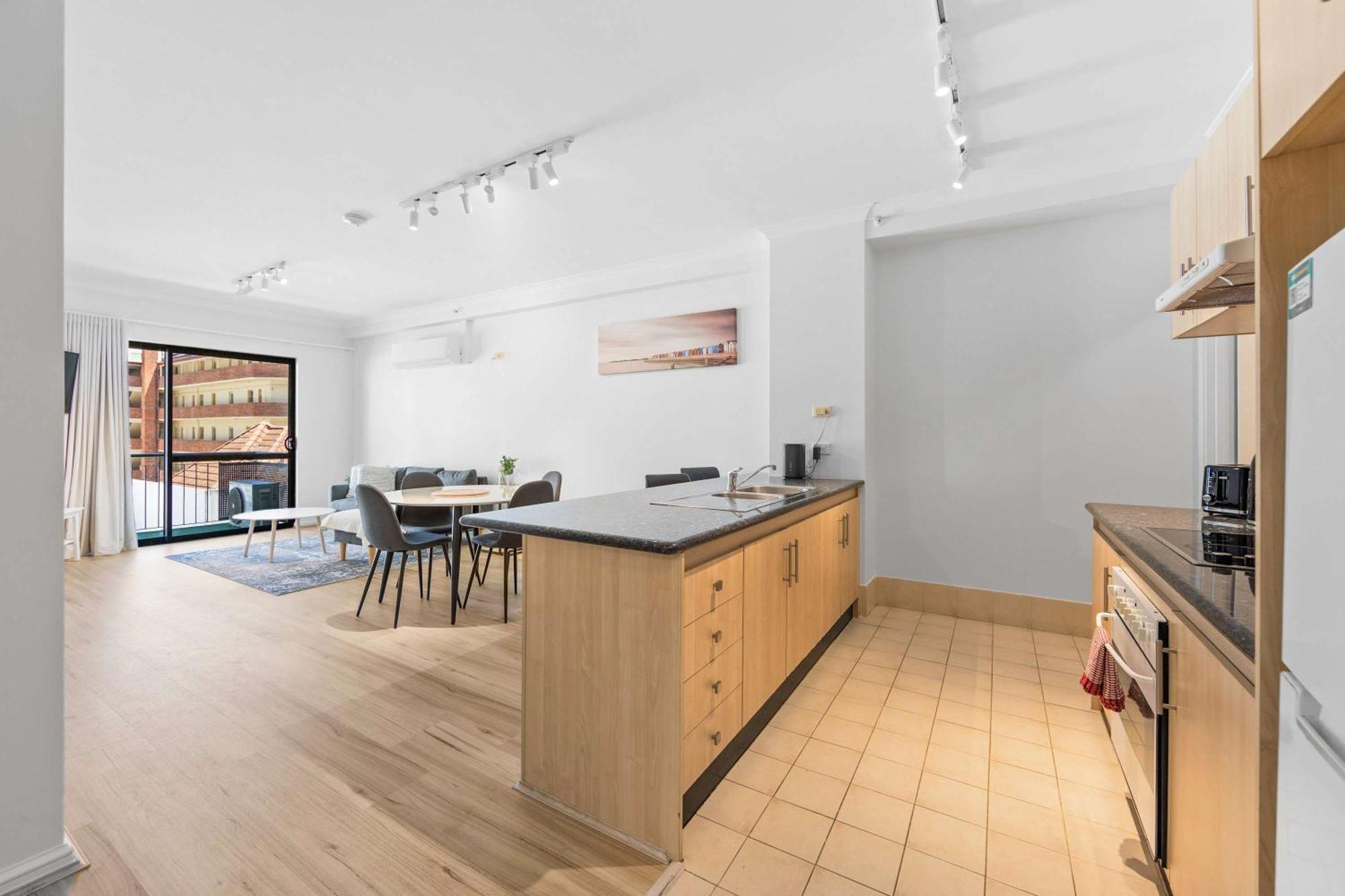 Apartment Convenient East With Free Parking