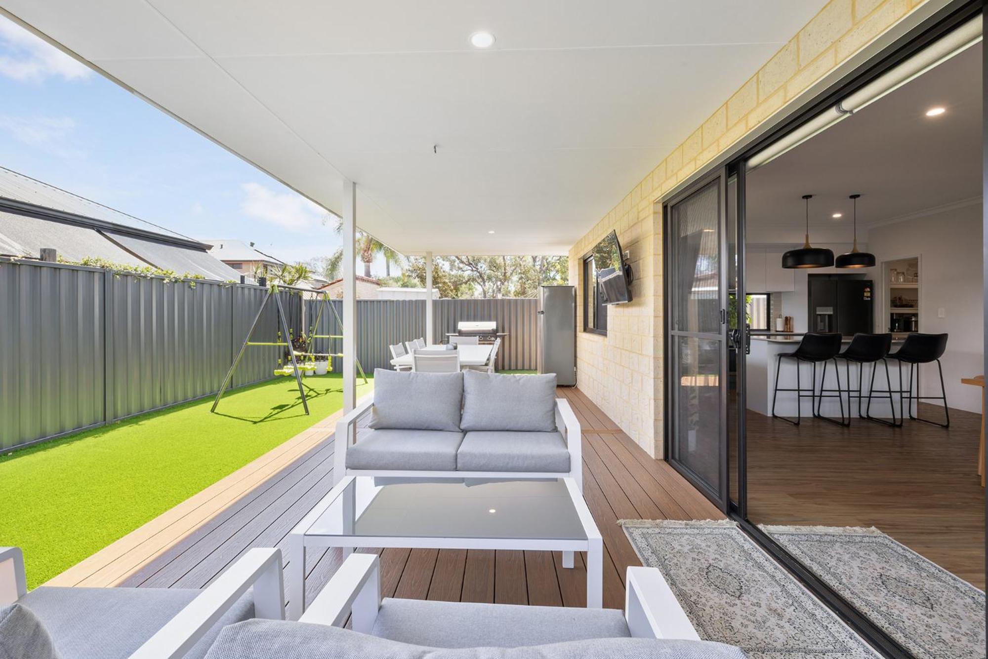 Holiday home Family Friendly Close 2 Airport, Optus, Crown & Perth