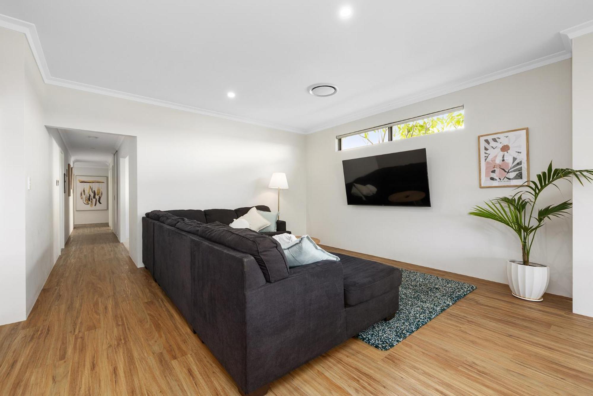 Family Friendly Close 2 Airport, Optus, Crown & Holiday home Perth