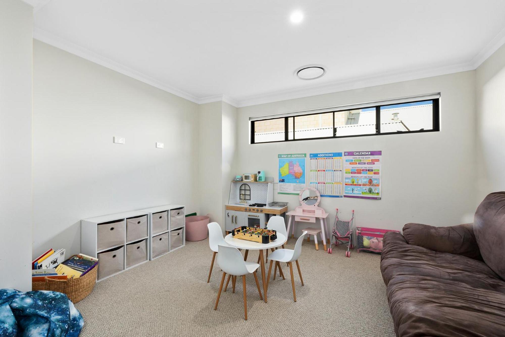 Family Friendly Close 2 Airport, Optus, Crown &