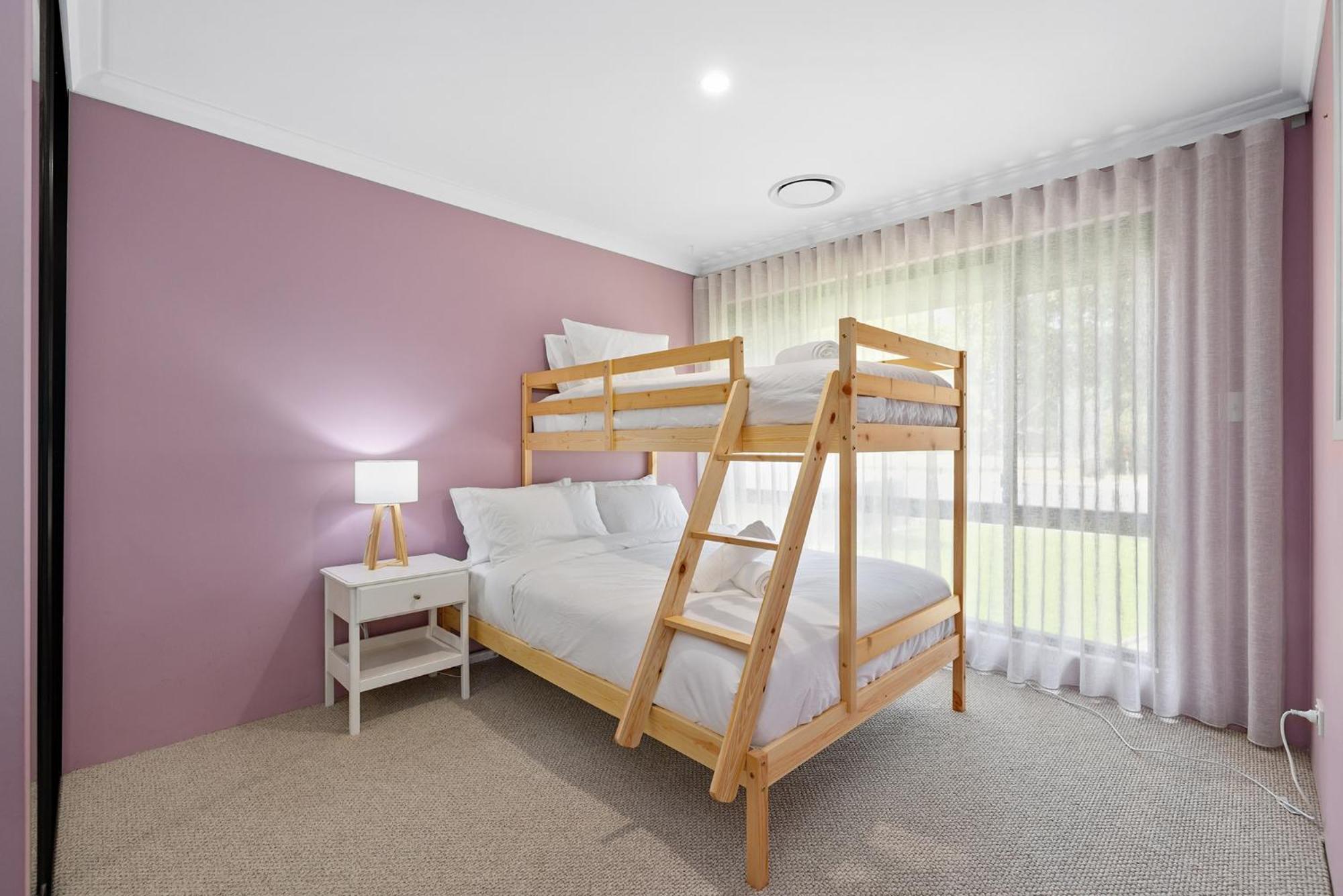 Holiday home Family Friendly Close 2 Airport, Optus, Crown & Perth