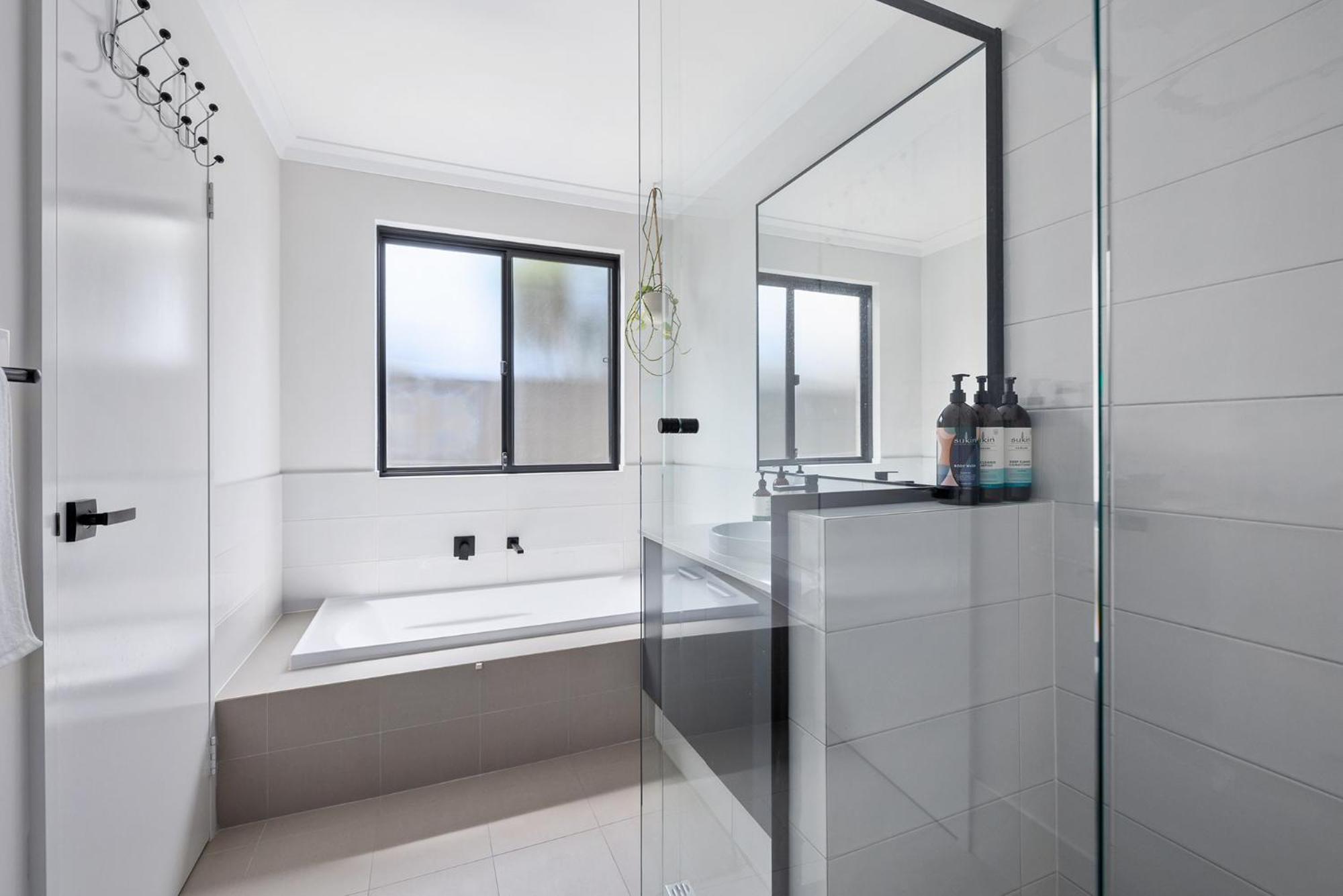Family Friendly Close 2 Airport, Optus, Crown & *