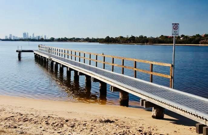 Homestay Affordable Beautiful Queen Bedroom Near Swan River Fremantle Perth