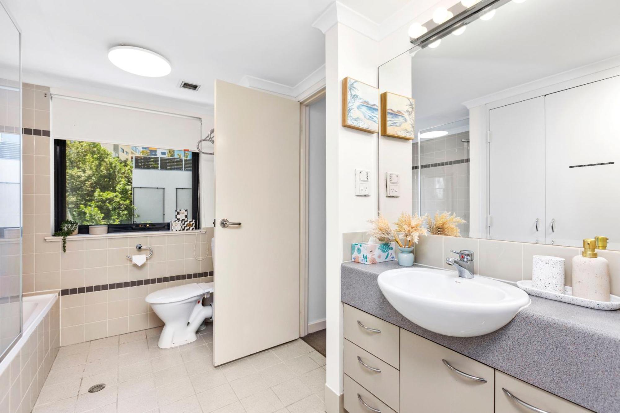 Stylish 1bdrm Heart 2 Mins River