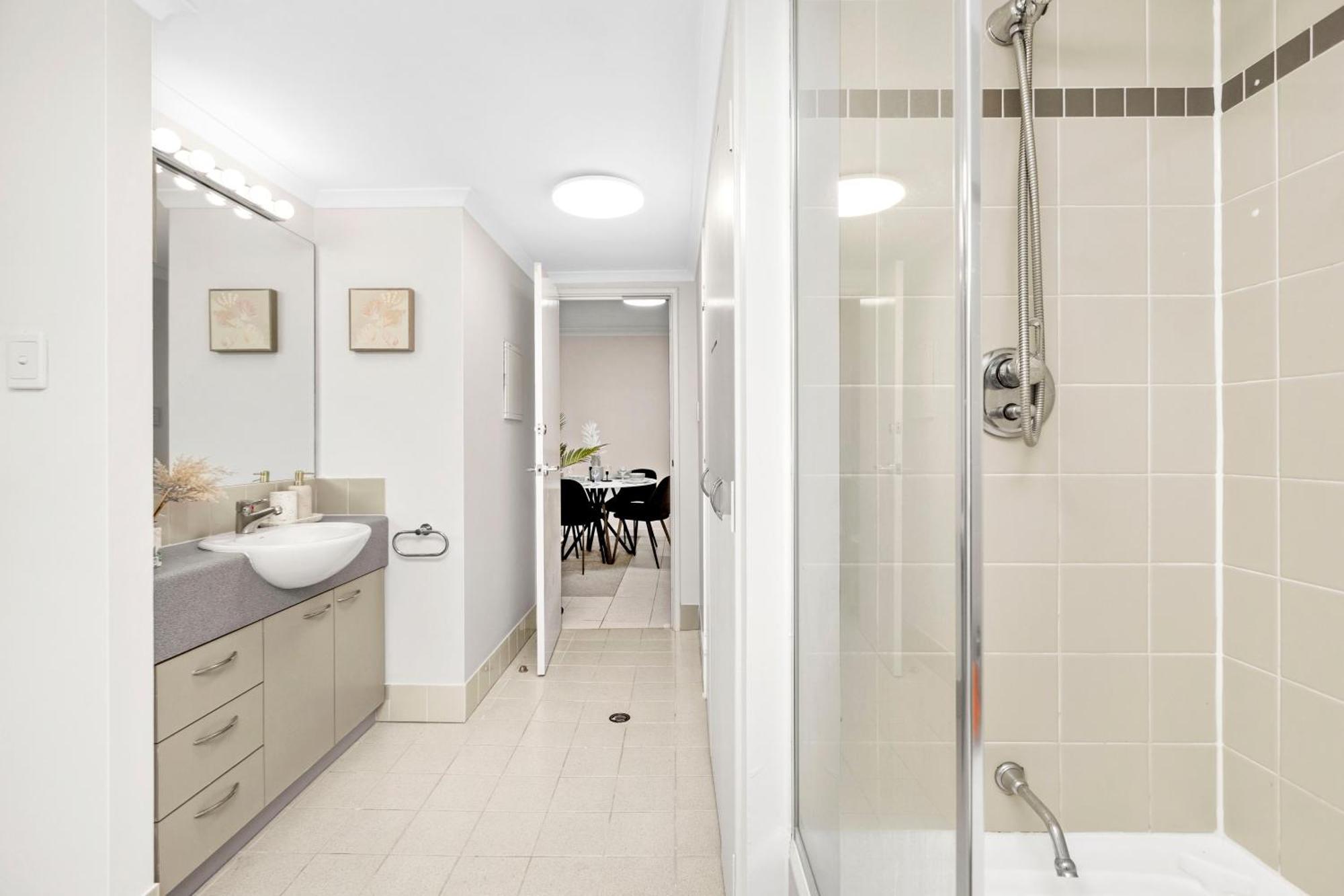 Pangsapuri Stylish 1bdrm Heart 2 Mins River Perth