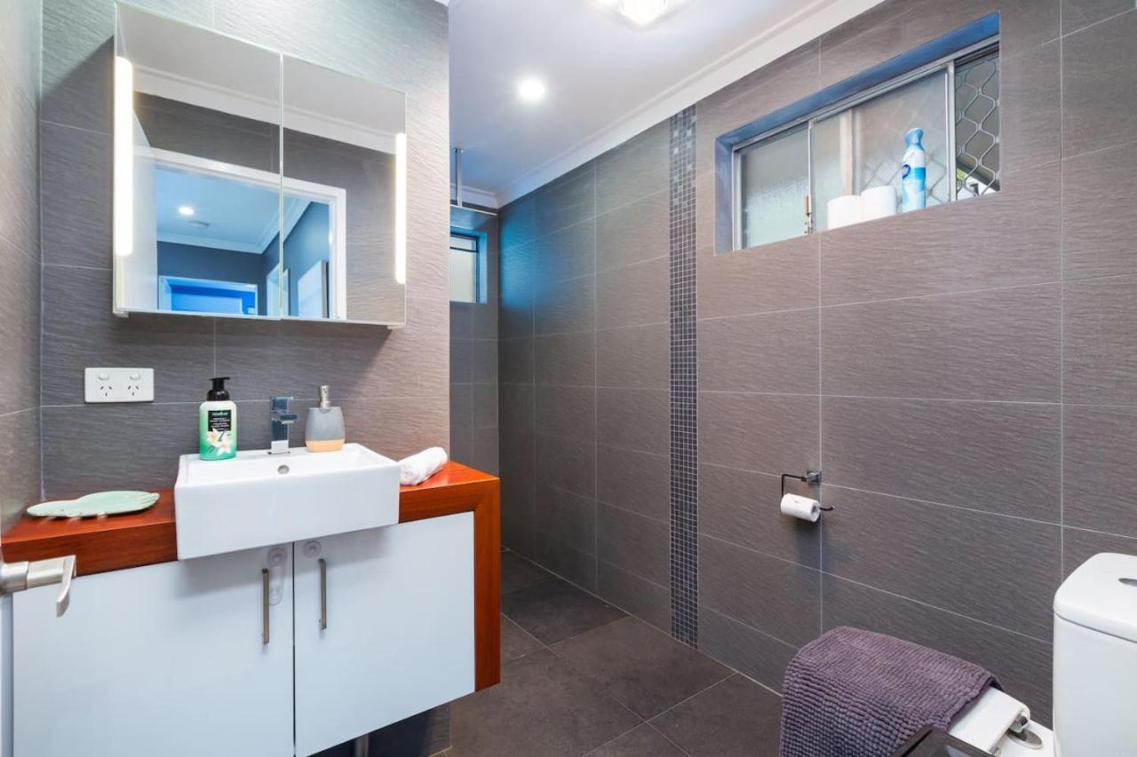 Bahay bakasyunan The Perfect Family Escape Modern Huge Backyard