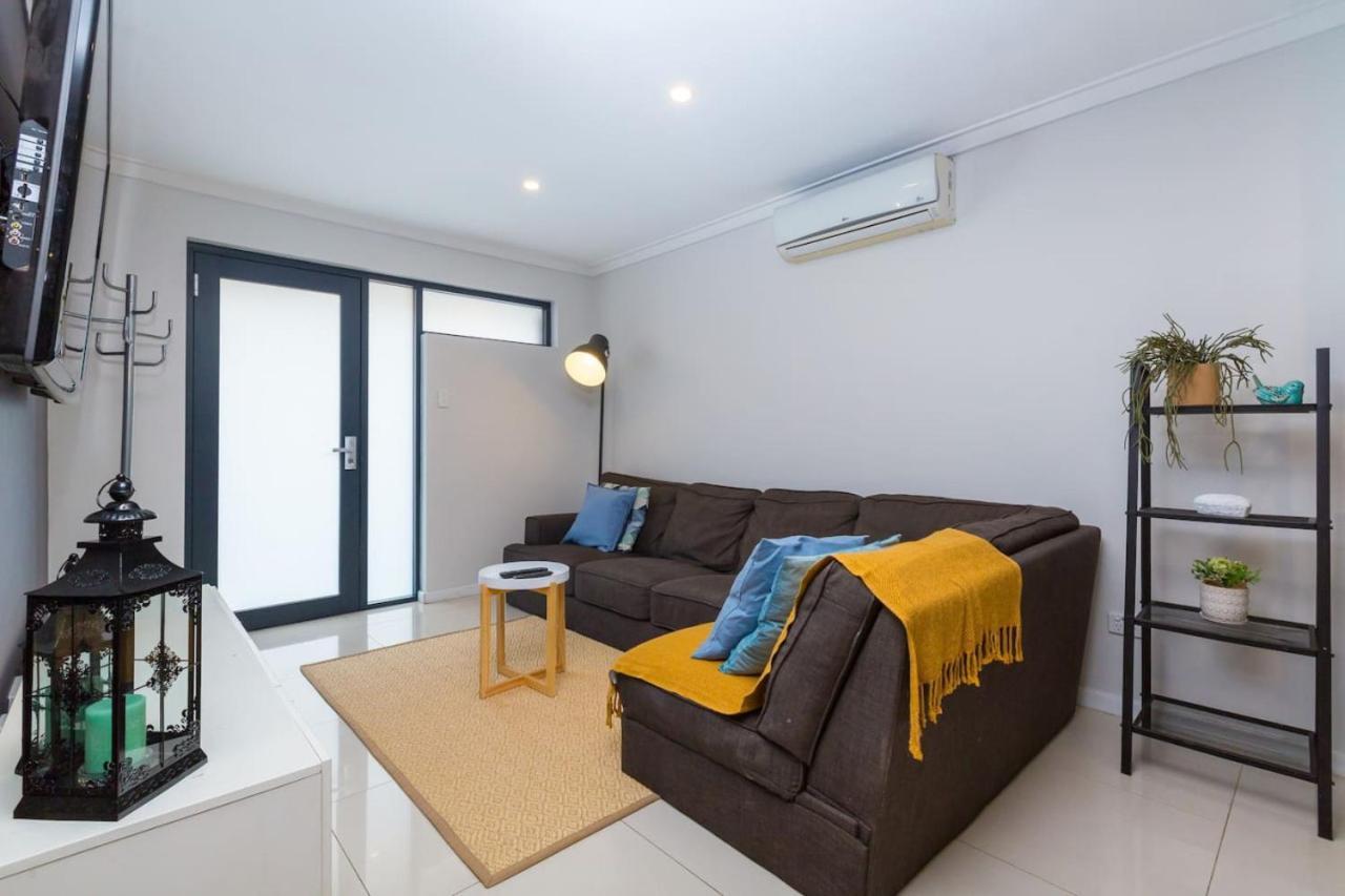 Bahay bakasyunan The Perfect Family Escape Modern Huge Backyard *