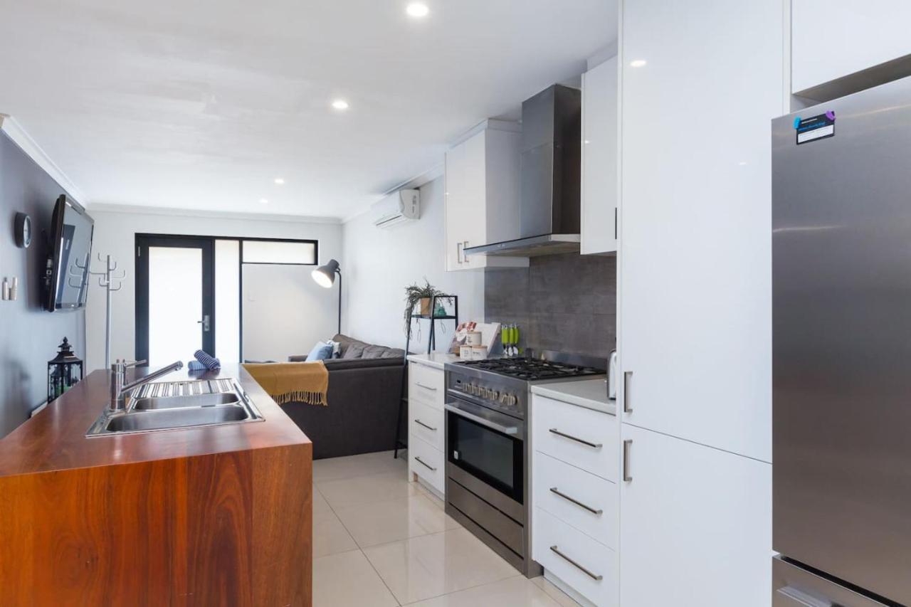 The Perfect Family Escape Modern Huge Backyard Bahay bakasyunan Perth