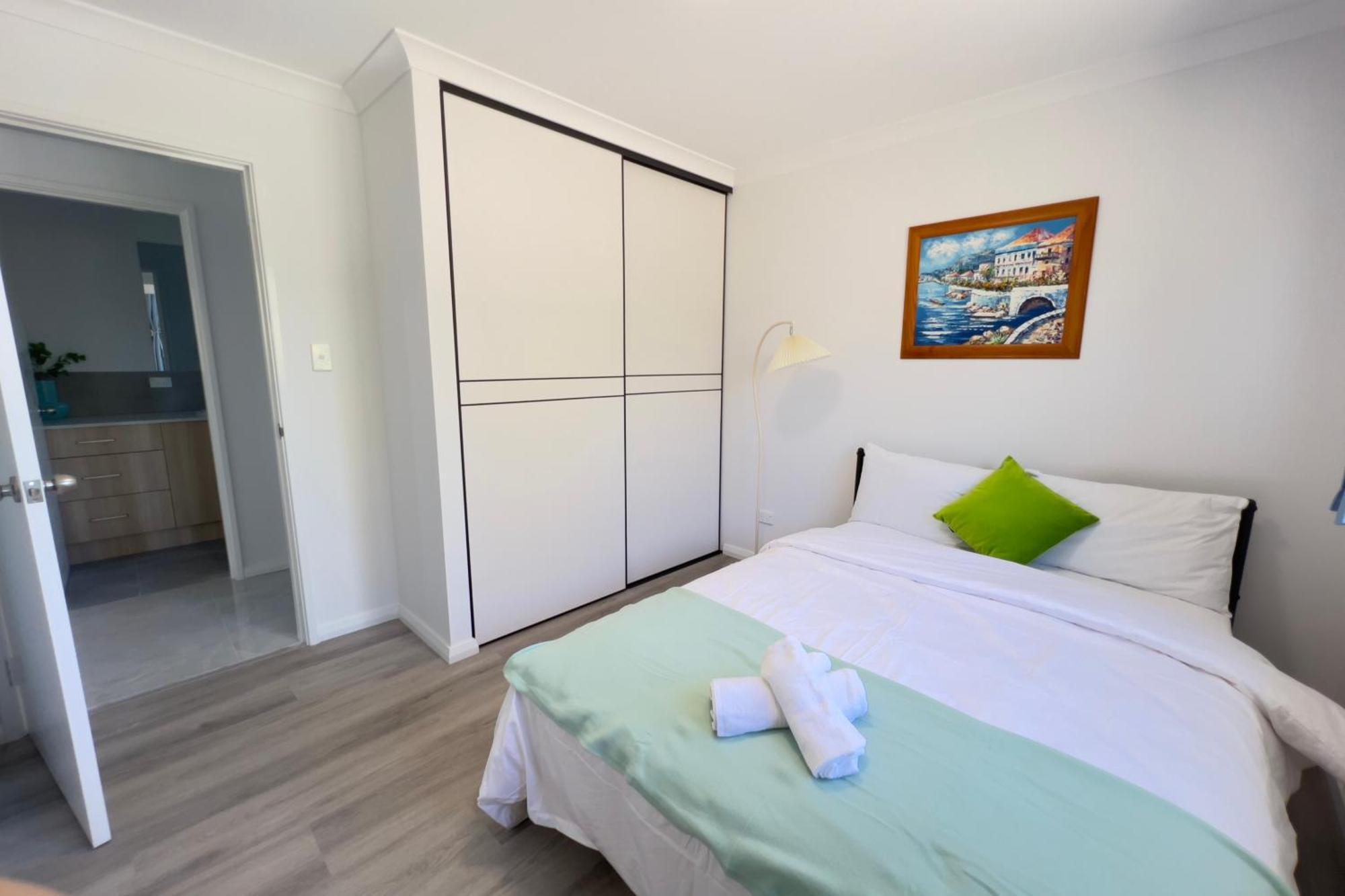A3 Airportretreat - Full Kitchen, Biz & Leisure