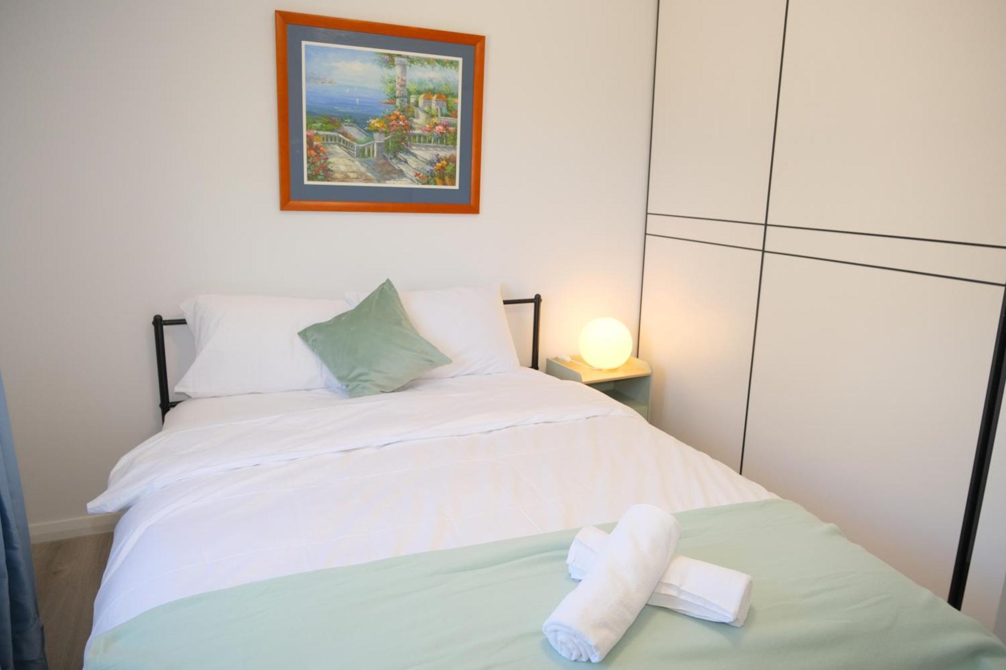 Holiday home A3 Airportretreat - Full Kitchen, Biz & Leisure Perth