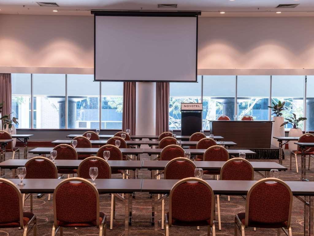 Novotel Langley Hotel 4*