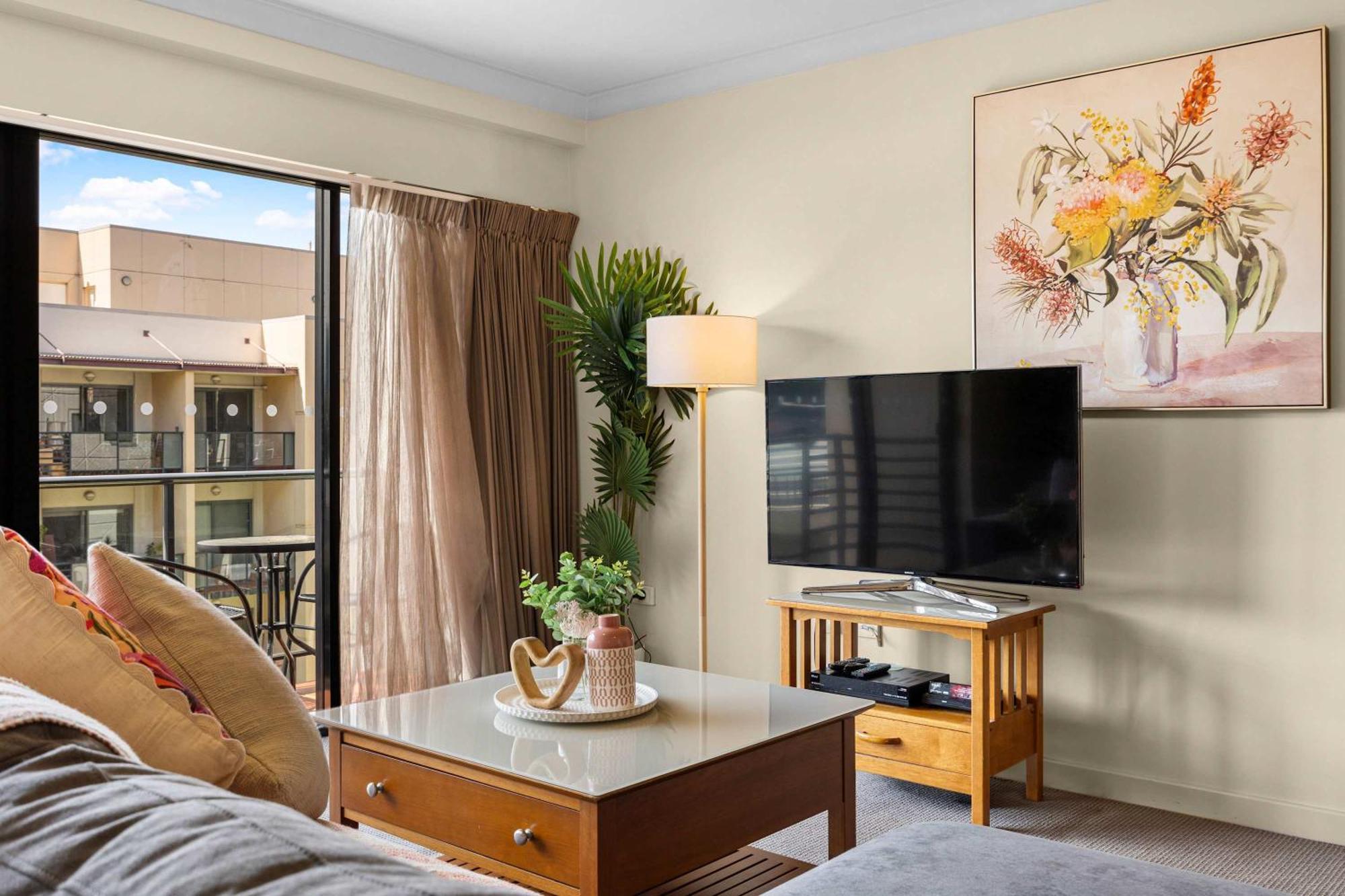 Views & Resort-style Living Pool Tennis & Parking * Perth