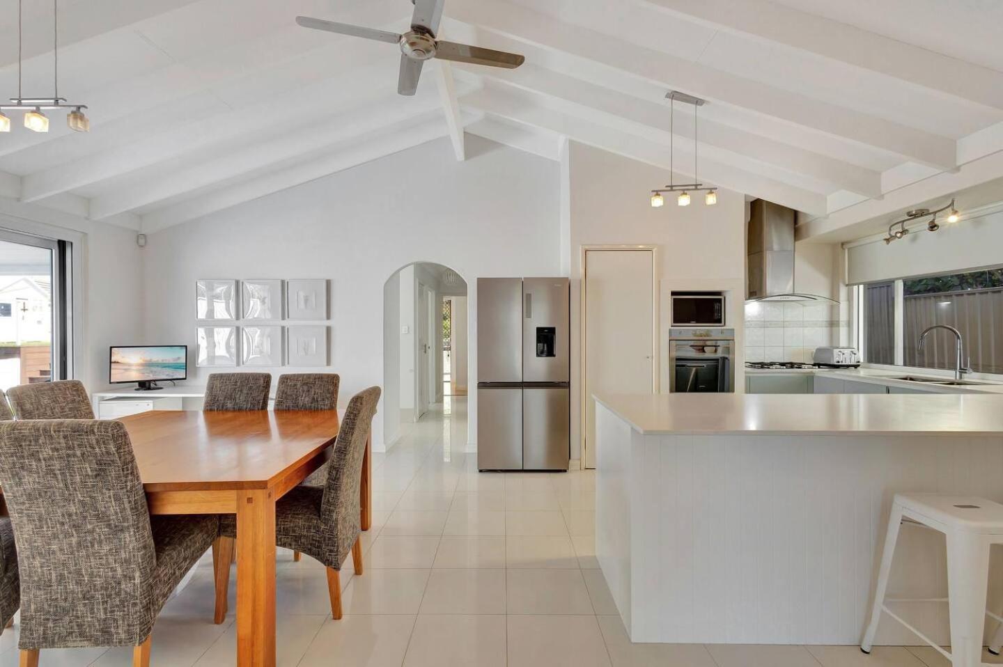 Coastal Poolside Retreat Holiday home Perth