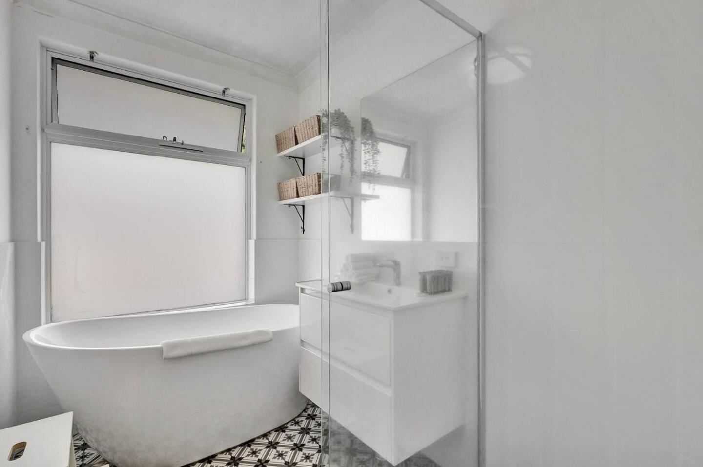 Coastal Poolside Retreat Holiday home Perth