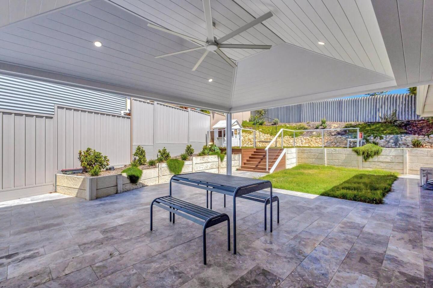 Holiday home Coastal Poolside Retreat Perth