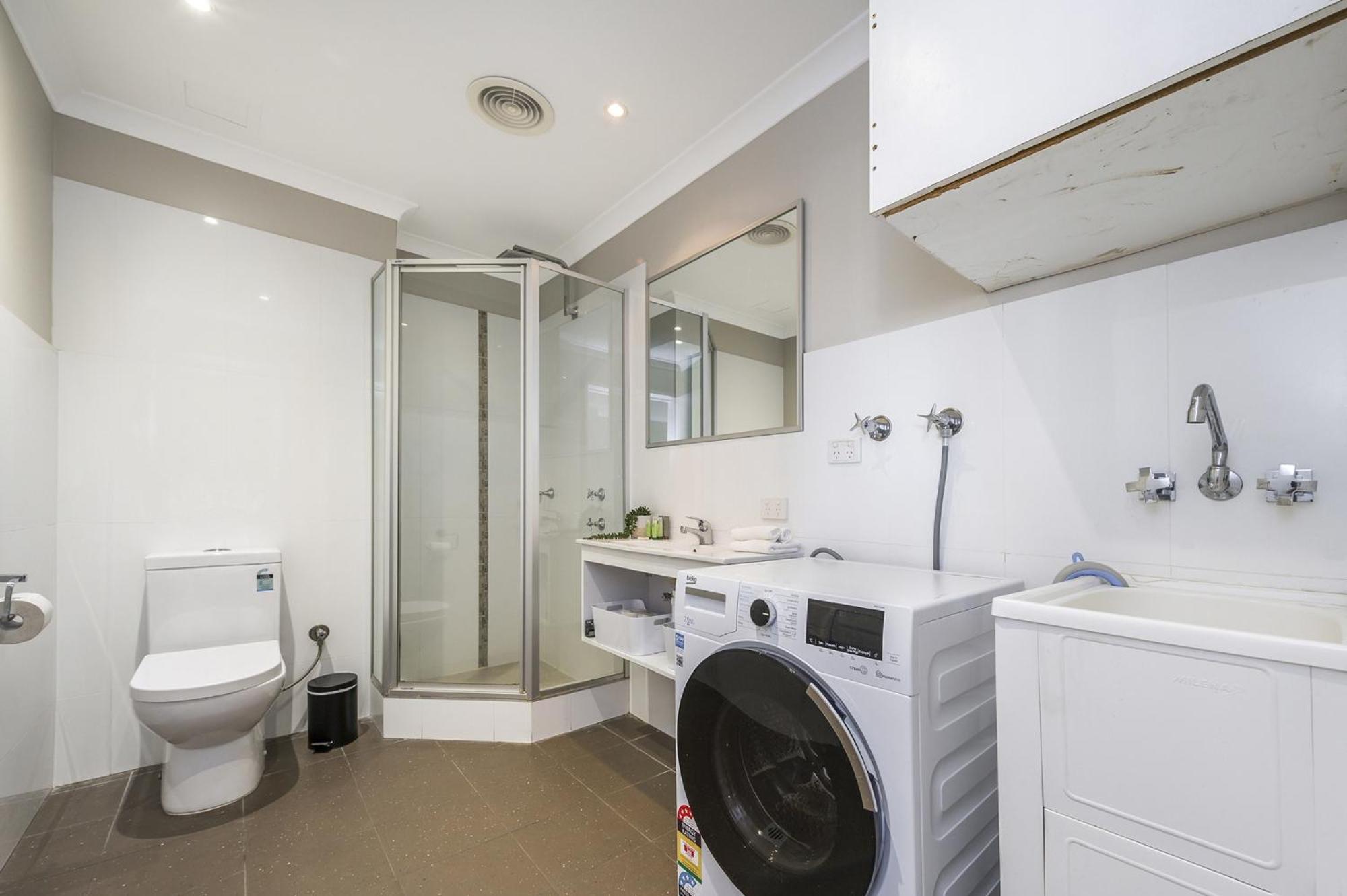 2-bed With Pool & Gym Apartment *