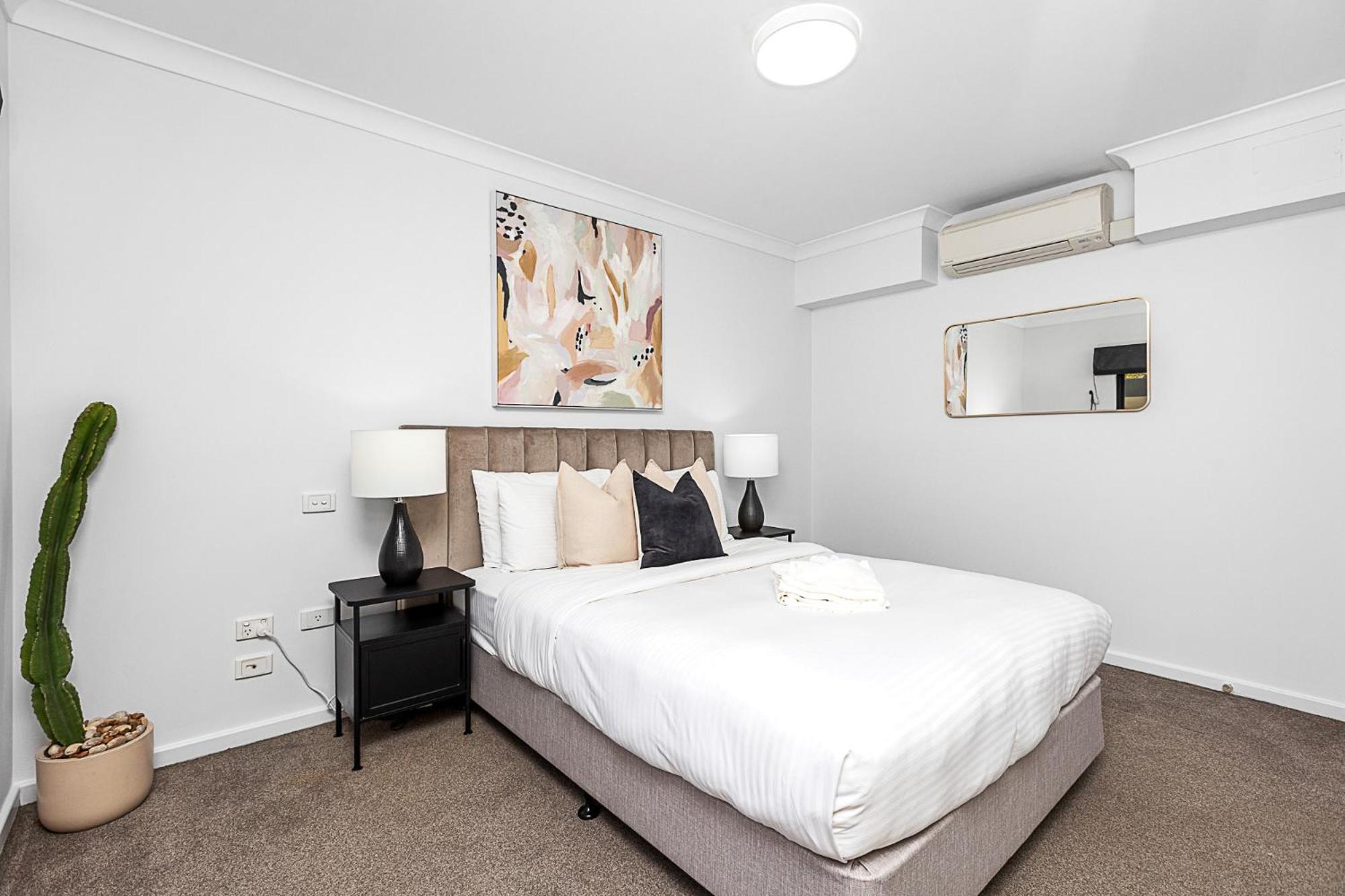 Luxe Modern Retreat Designer In Apartemen Perth