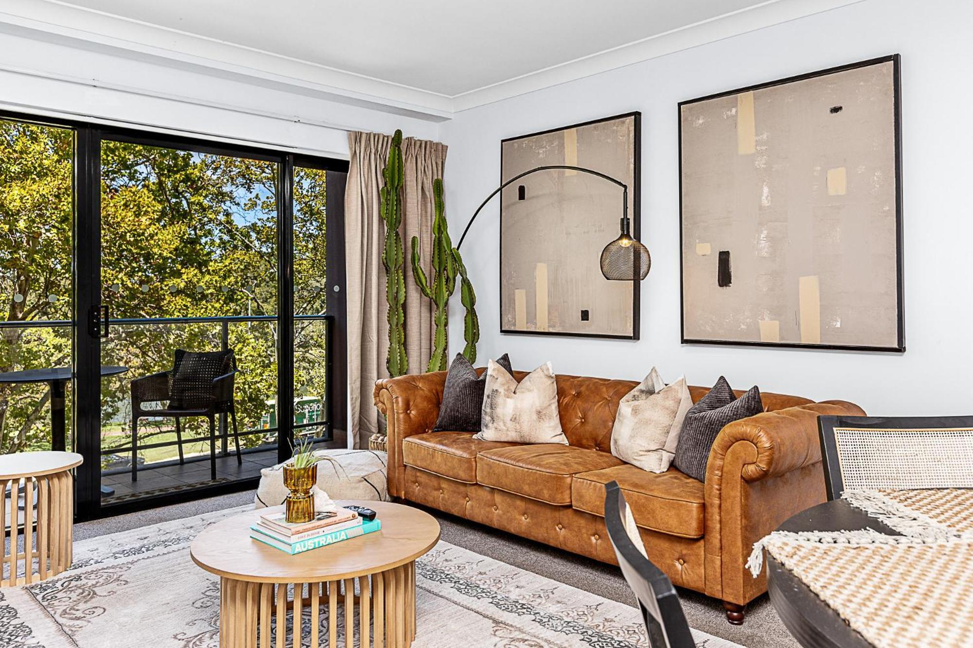 Luxe Modern Retreat Designer In Apartemen