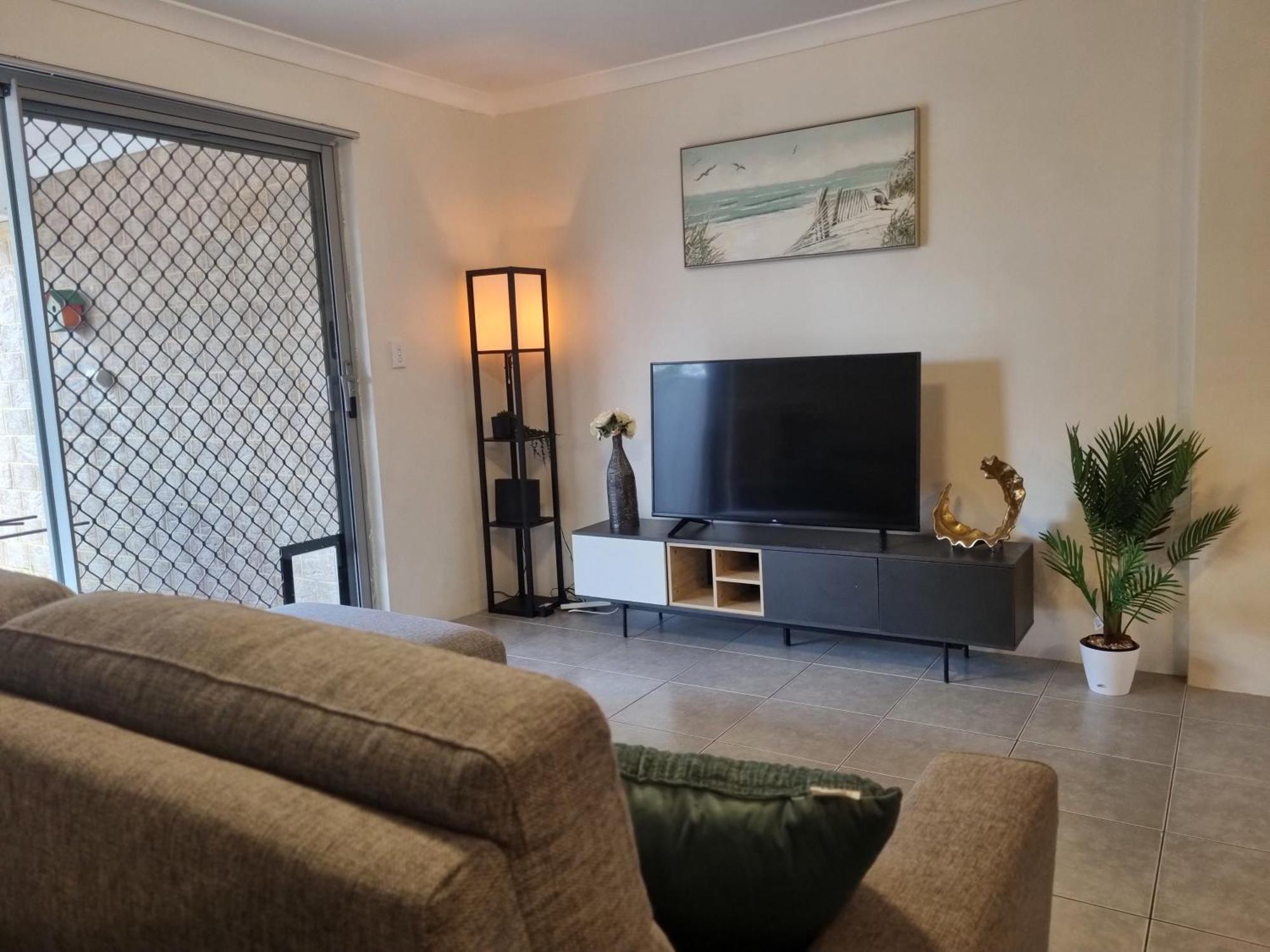 Tranquil Treasure - 3 Bedroom Villa Homestay Perth