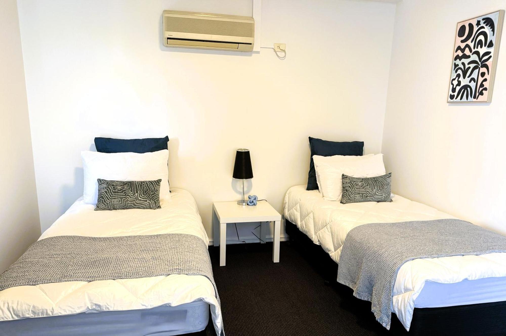 64 Sweeping Views Eastperth 2br Poolpkg Apartment Perth