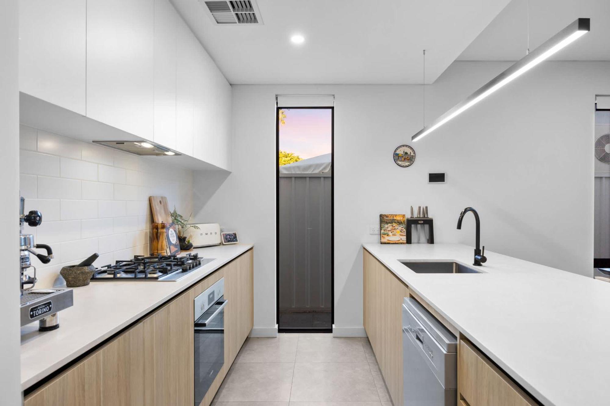 Stylish Mount Lawley Retreat Walk To Beaufort Street