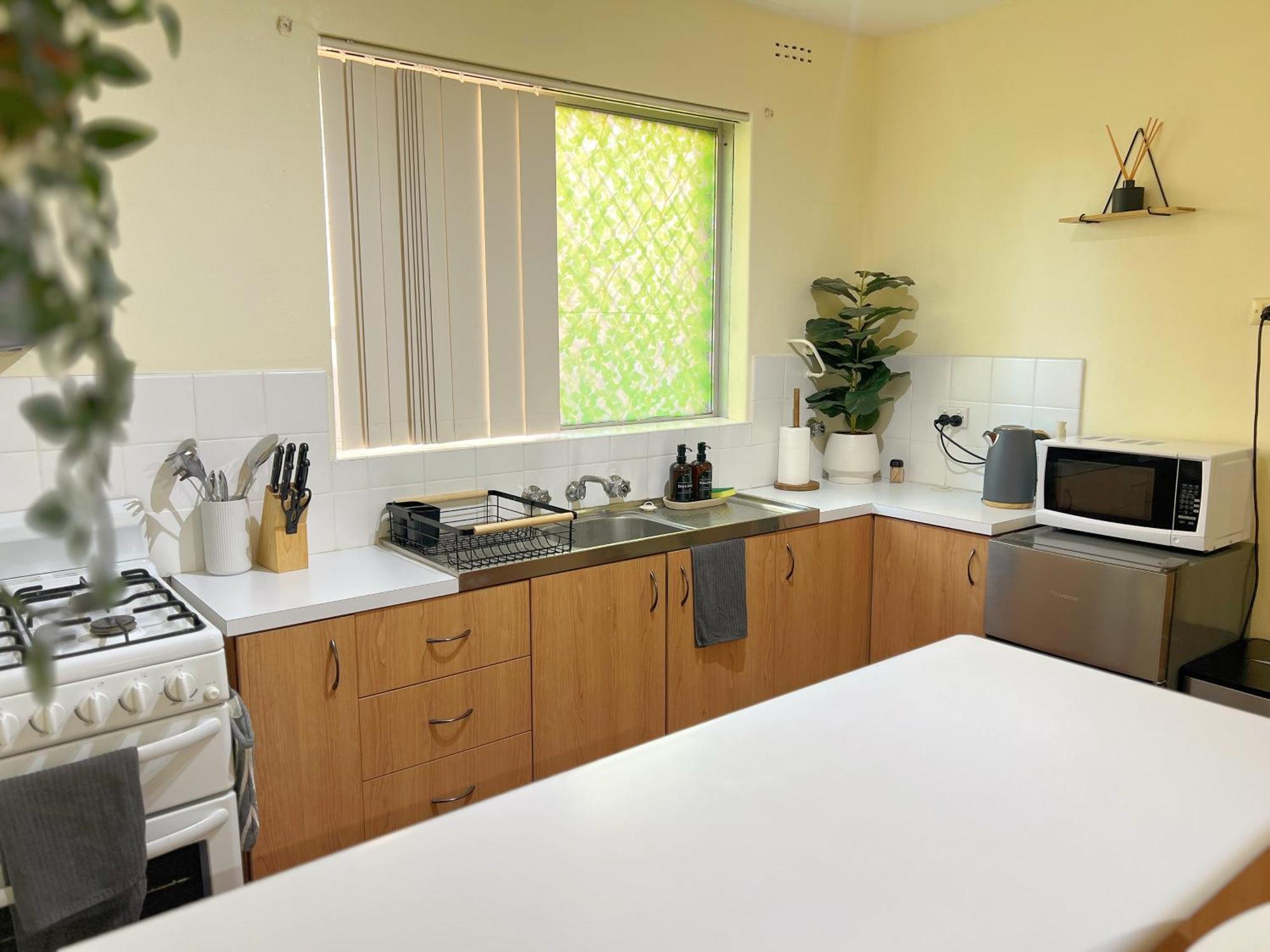 Apartment Cosy & Private, Walk To East Vic Park