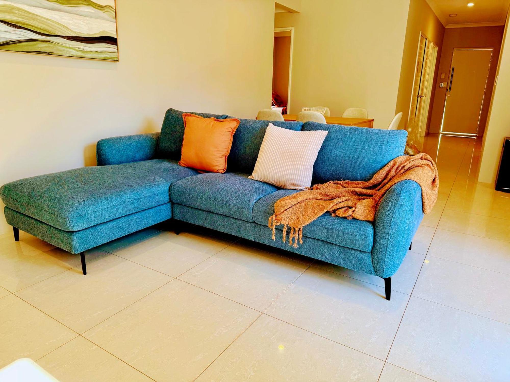 78 Modern Comforts Quiet Charm 3br 2ba Parking Villa