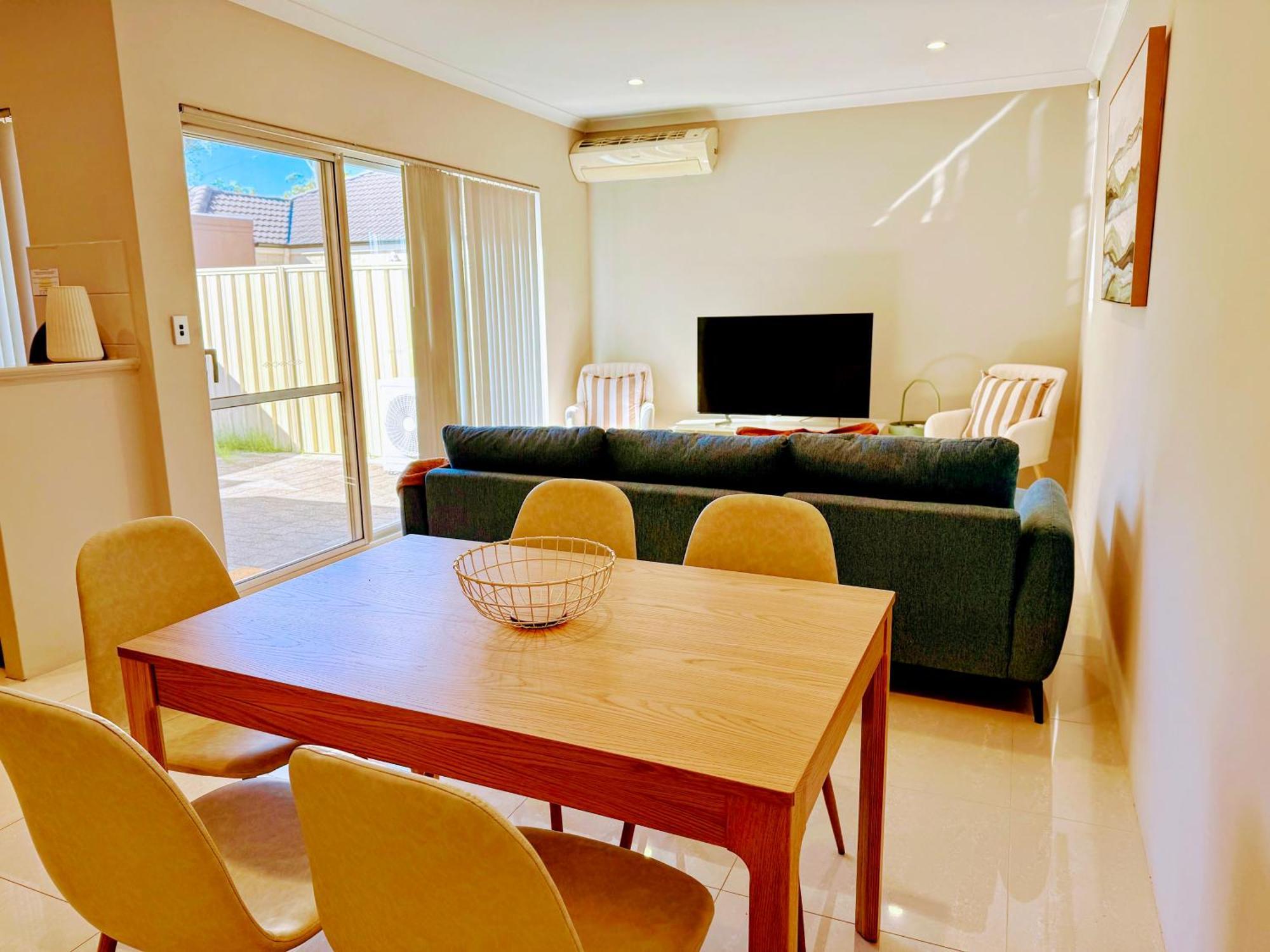 78 Modern Comforts Quiet Charm 3br 2ba Parking Perth