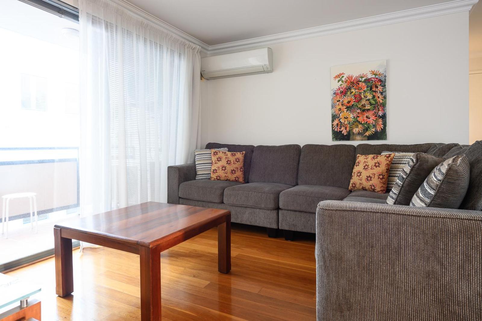 Apartment 10 Tranquil Charm West 2br Parking