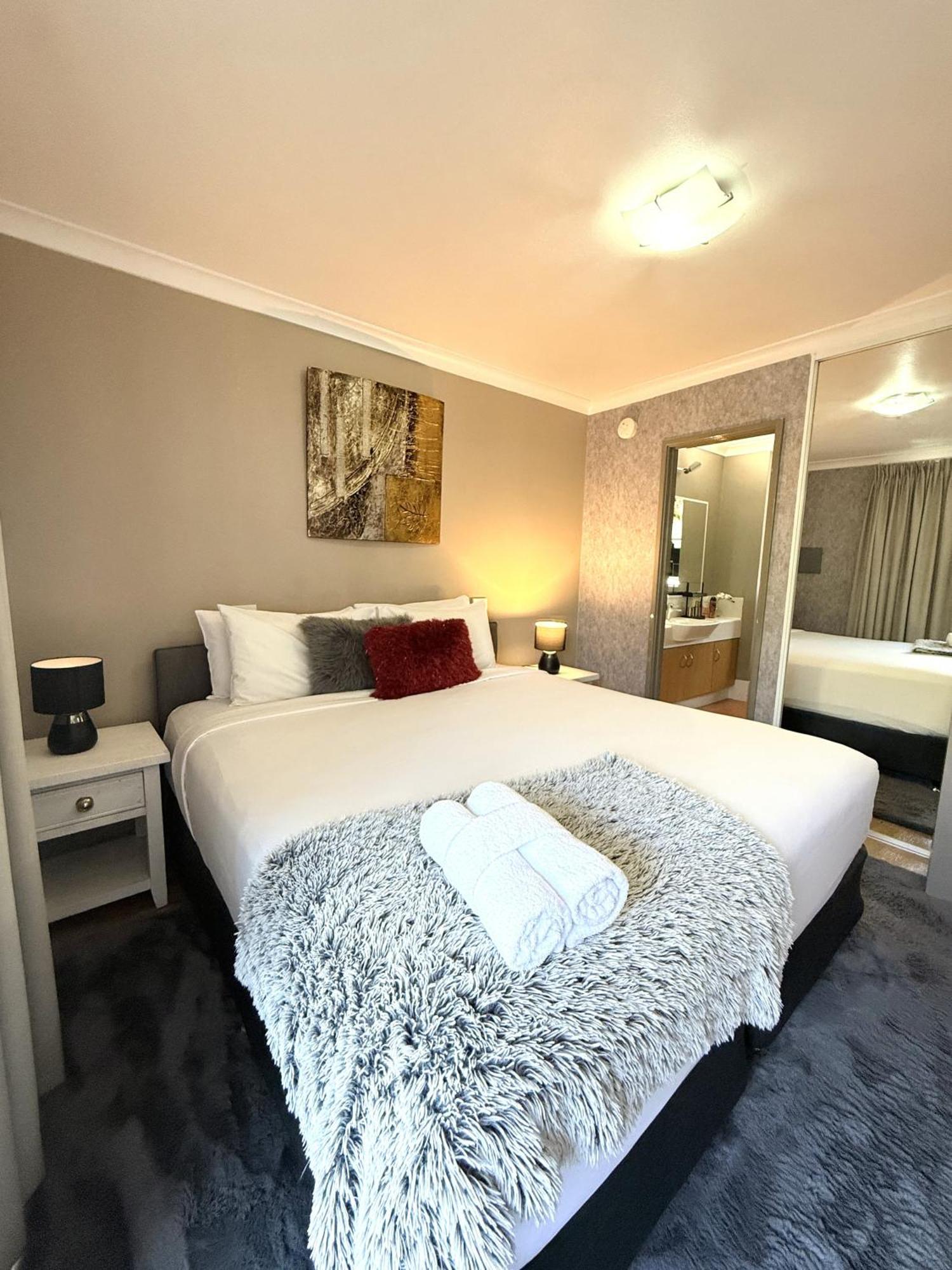 206 South Secret Sanctuary1br-prkg * Perth