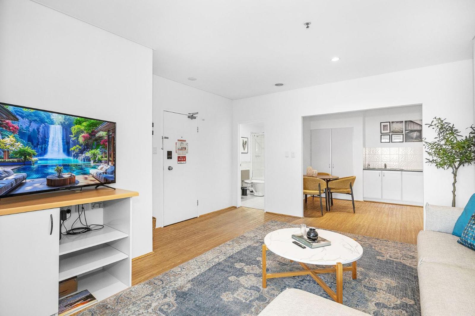 Newly Renovated 1bdr In The Cbd Apartment