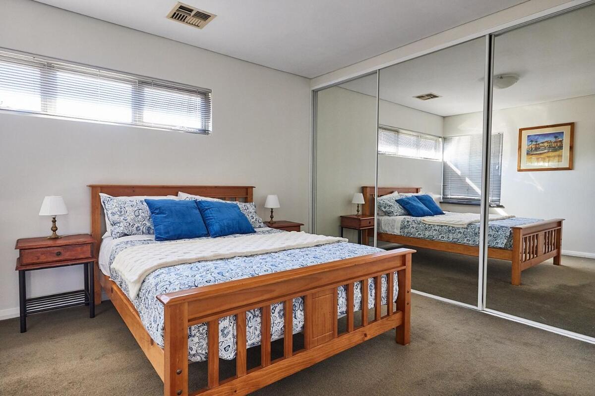 4 Bed 4 Bath In Scarborough *