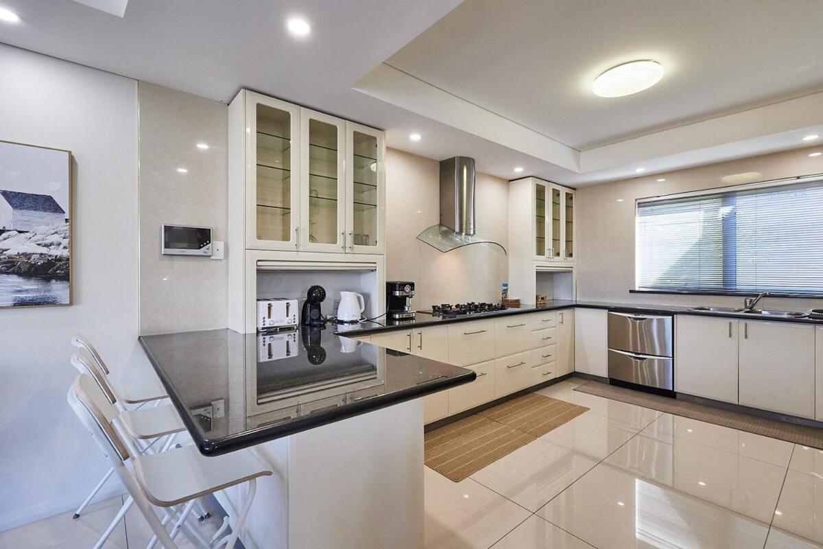 Bahay bakasyunan 4 Bed 4 Bath In Scarborough Perth