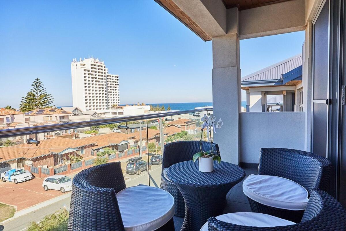 4 Bed 4 Bath In Scarborough * Perth