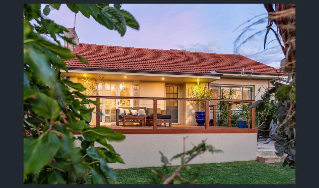 Sunset Serenity In Scarborough Holiday home *