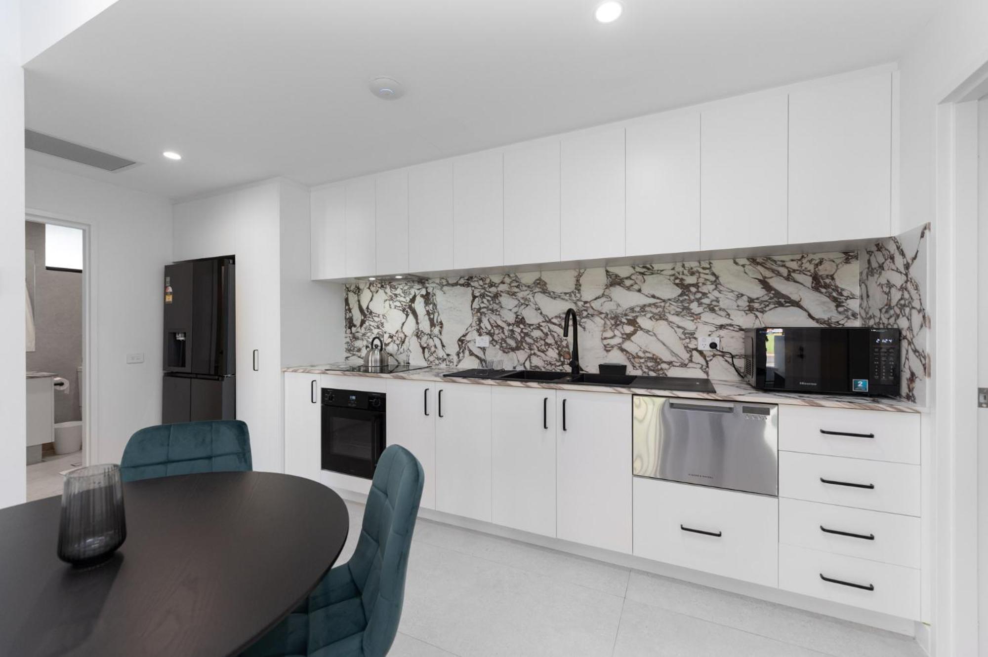Mangini - Unit 1 * Perth