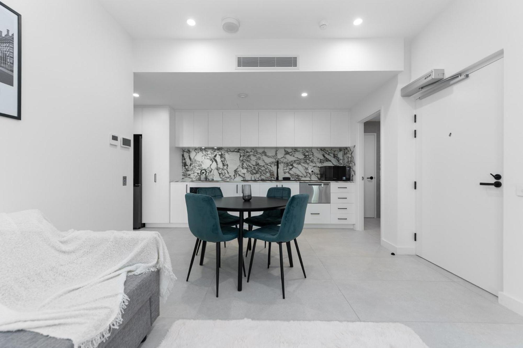 Mangini - Unit 1 * Perth