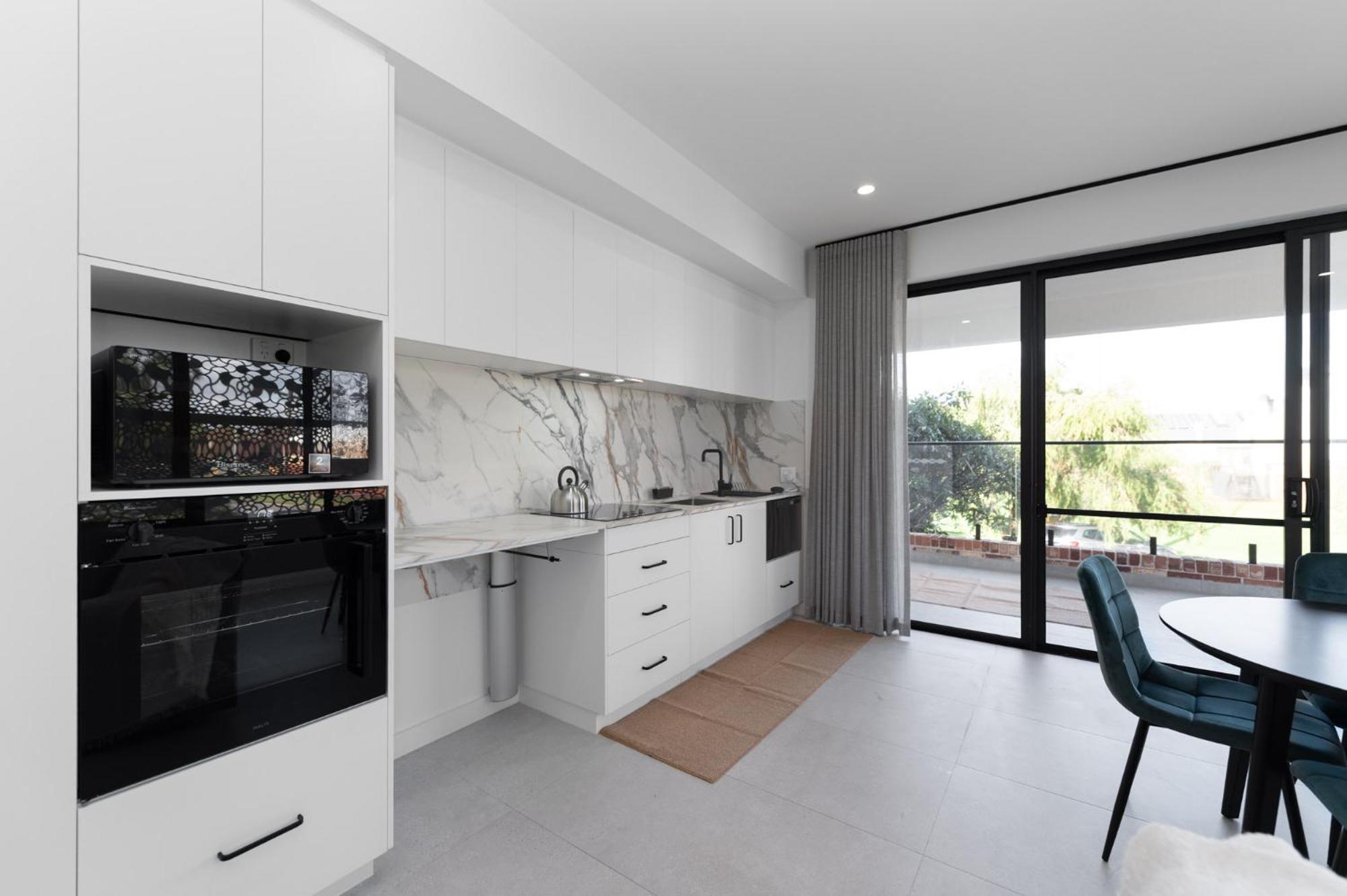 Mangini - Unit 1 * Perth