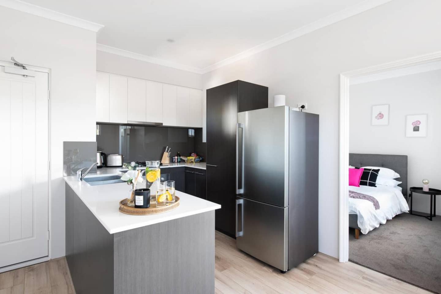 Cozy Lovely 2bdrm Walk To River * Perth
