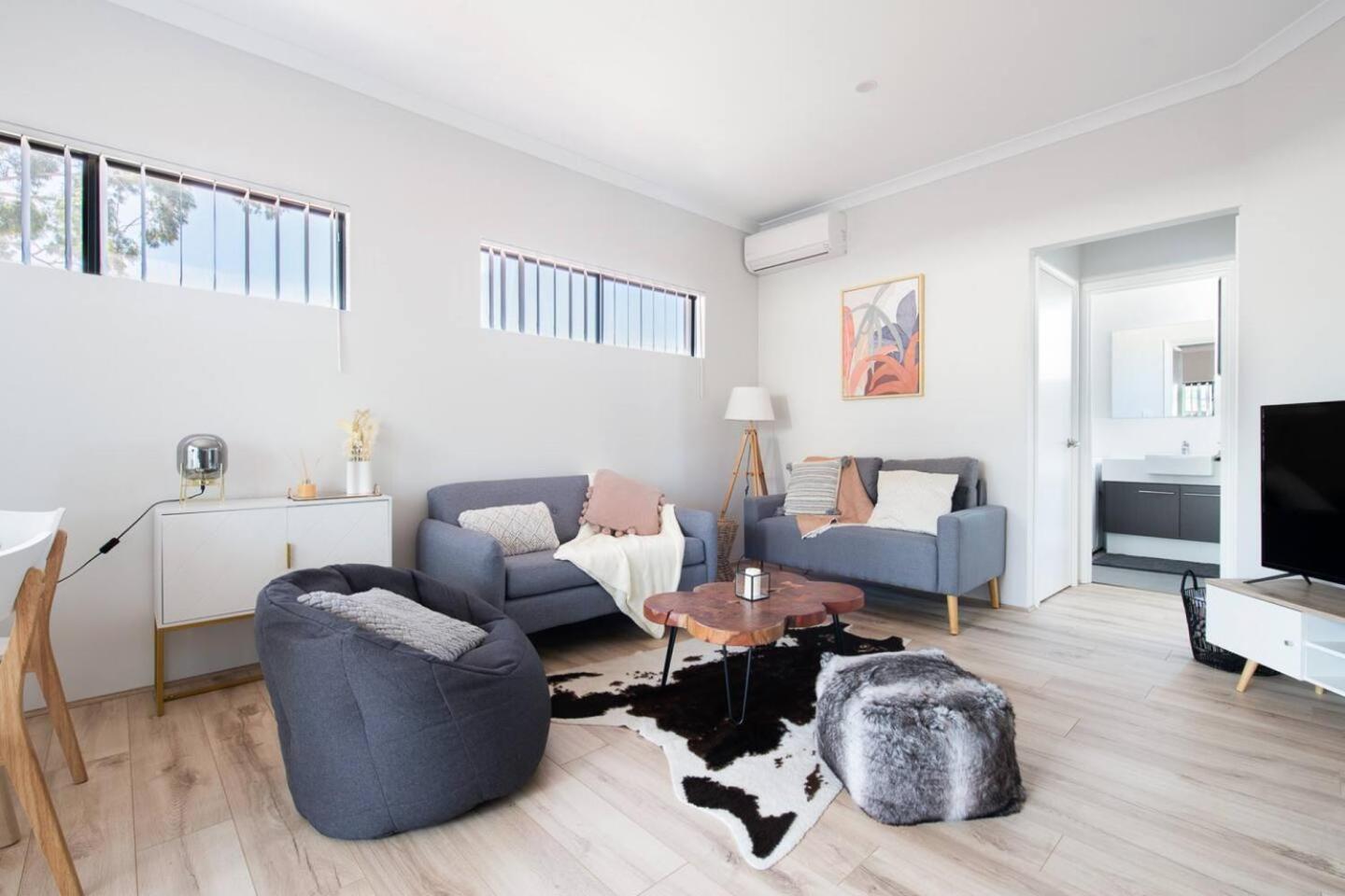 Cozy Lovely 2bdrm Walk To River Apartemen