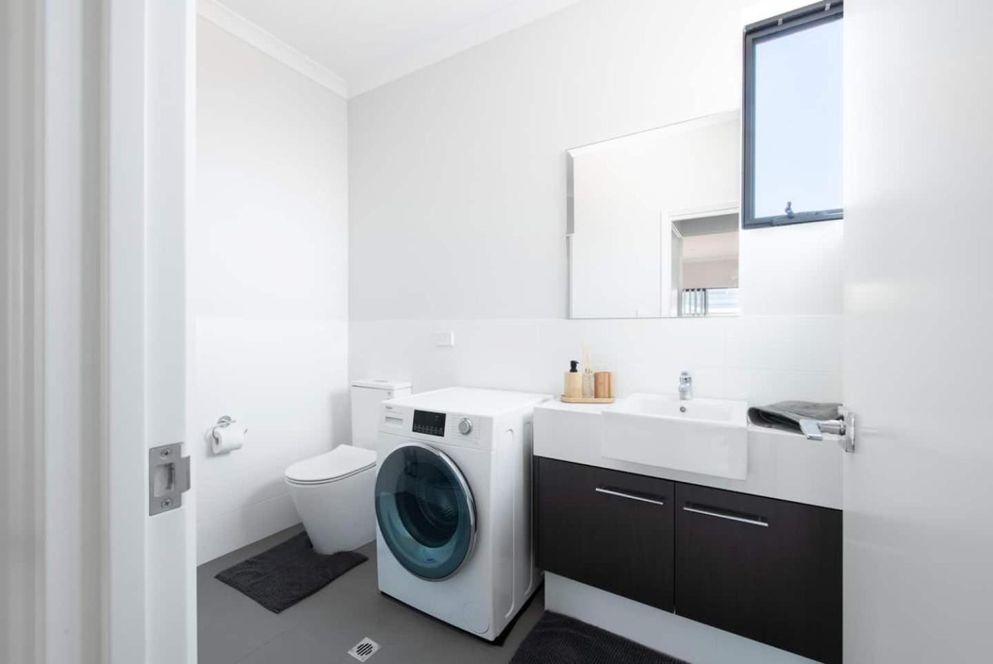Cozy Lovely 2bdrm Walk To River * Perth