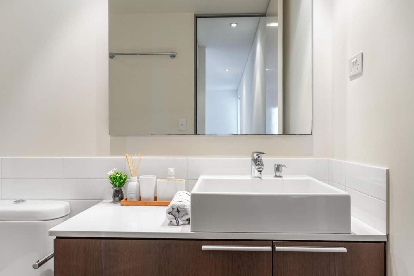 Apartamento Bright 3Bdrm City Skyline Views Catbus,Waca,Optus