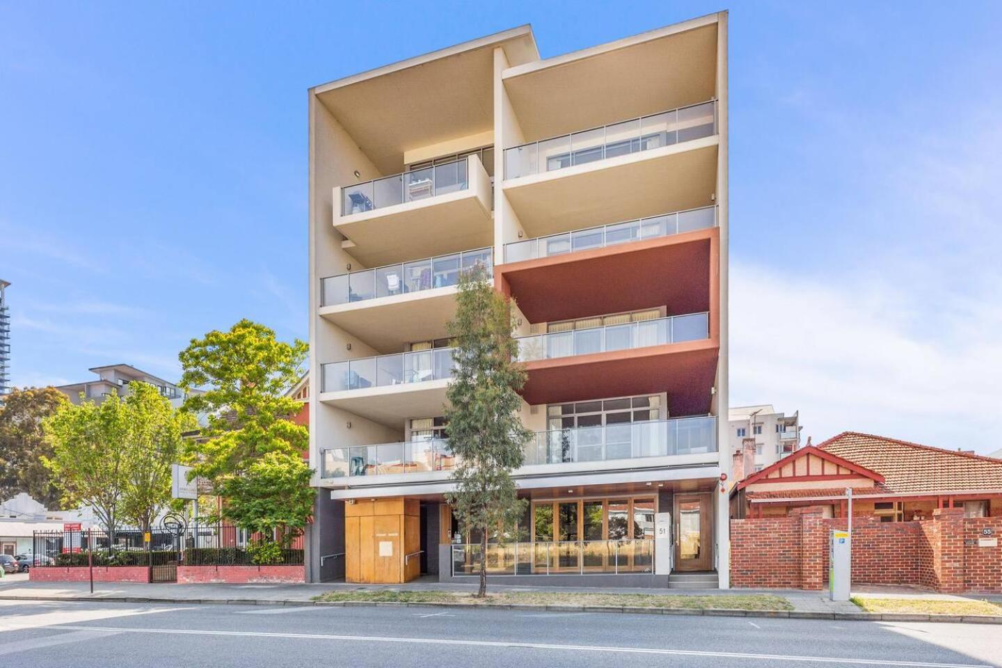 Apartamento Bright 3Bdrm City Skyline Views Catbus,Waca,Optus Perth