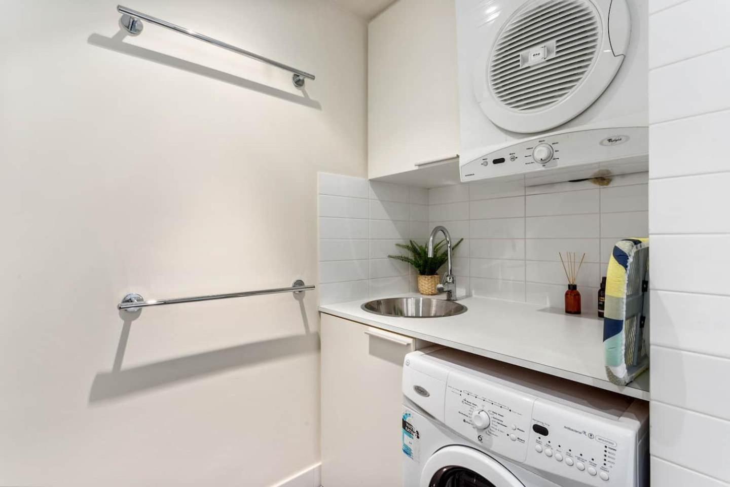 Apartamento Bright 3Bdrm City Skyline Views Catbus,Waca,Optus *
