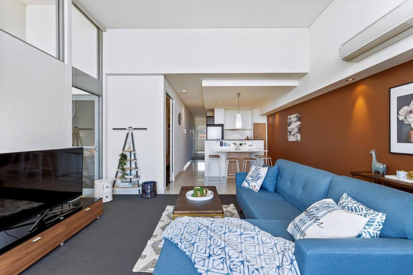 Bright 3Bdrm City Skyline Views Catbus,Waca,Optus Perth
